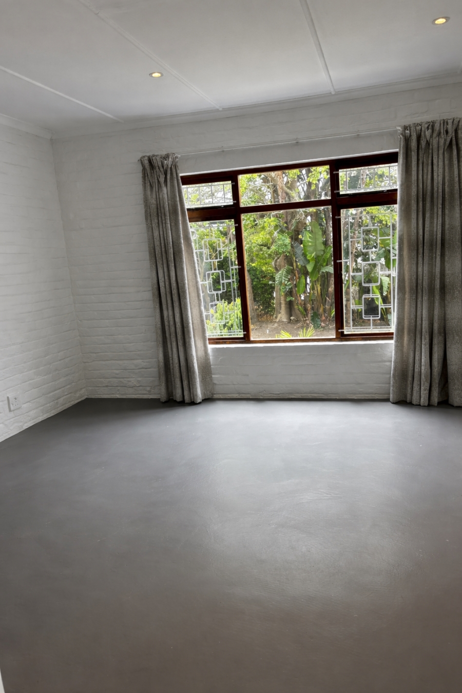 1 Bedroom Property for Sale in Plettenberg Bay Central Western Cape